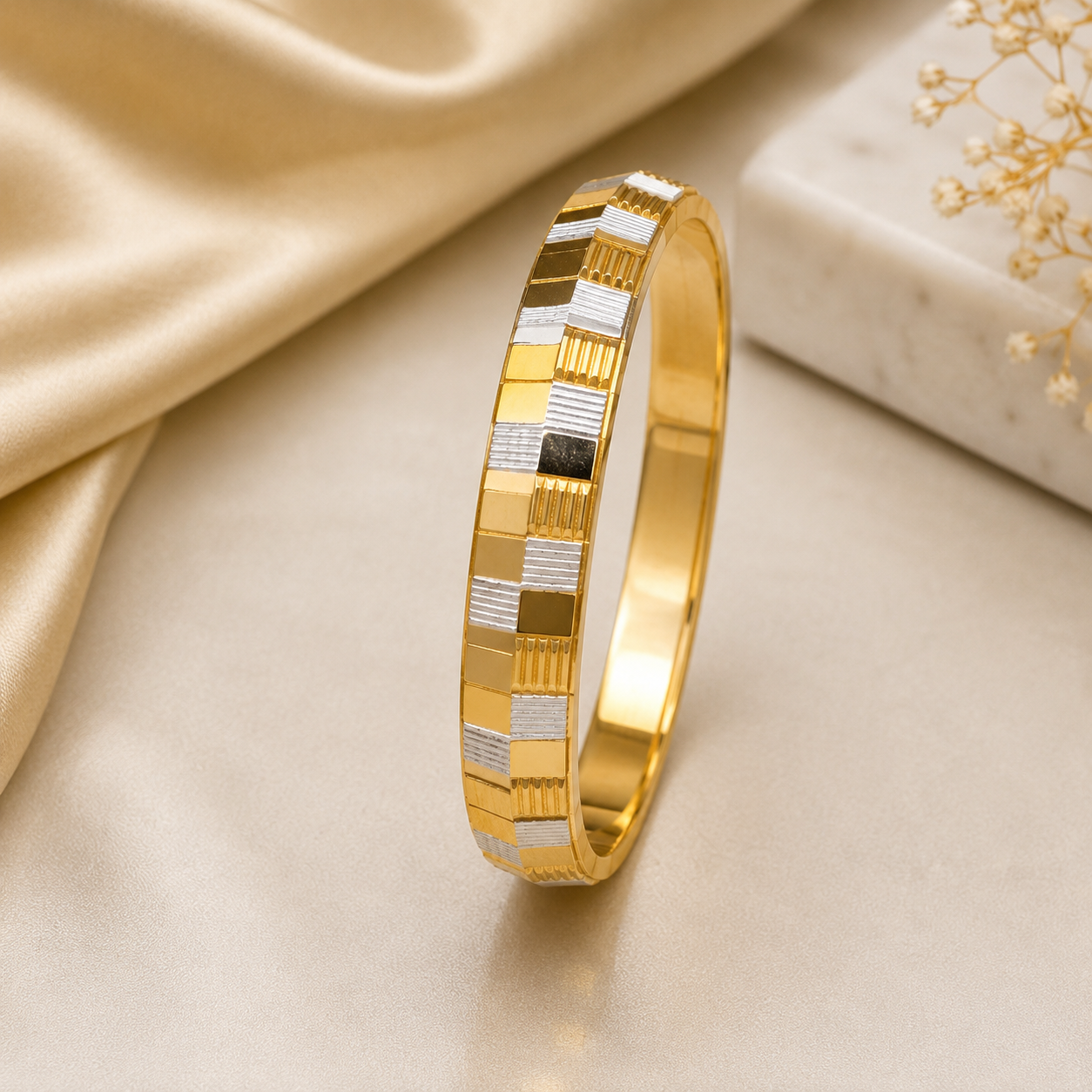 * Royal Mosaic Men’s Gold Kada✨