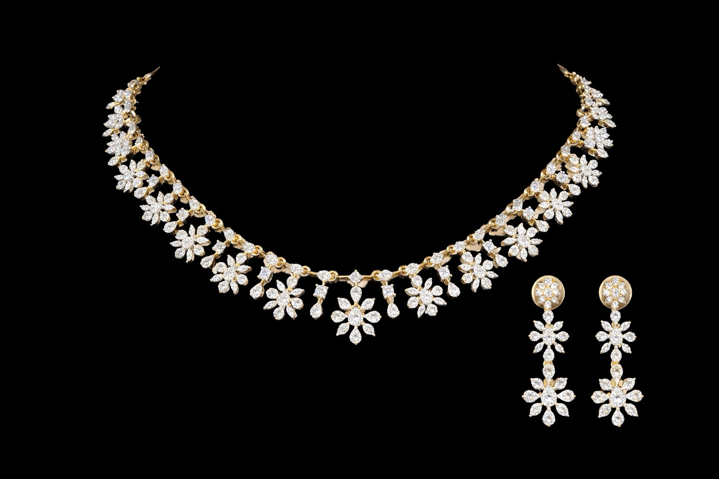 Dimond looking necklace