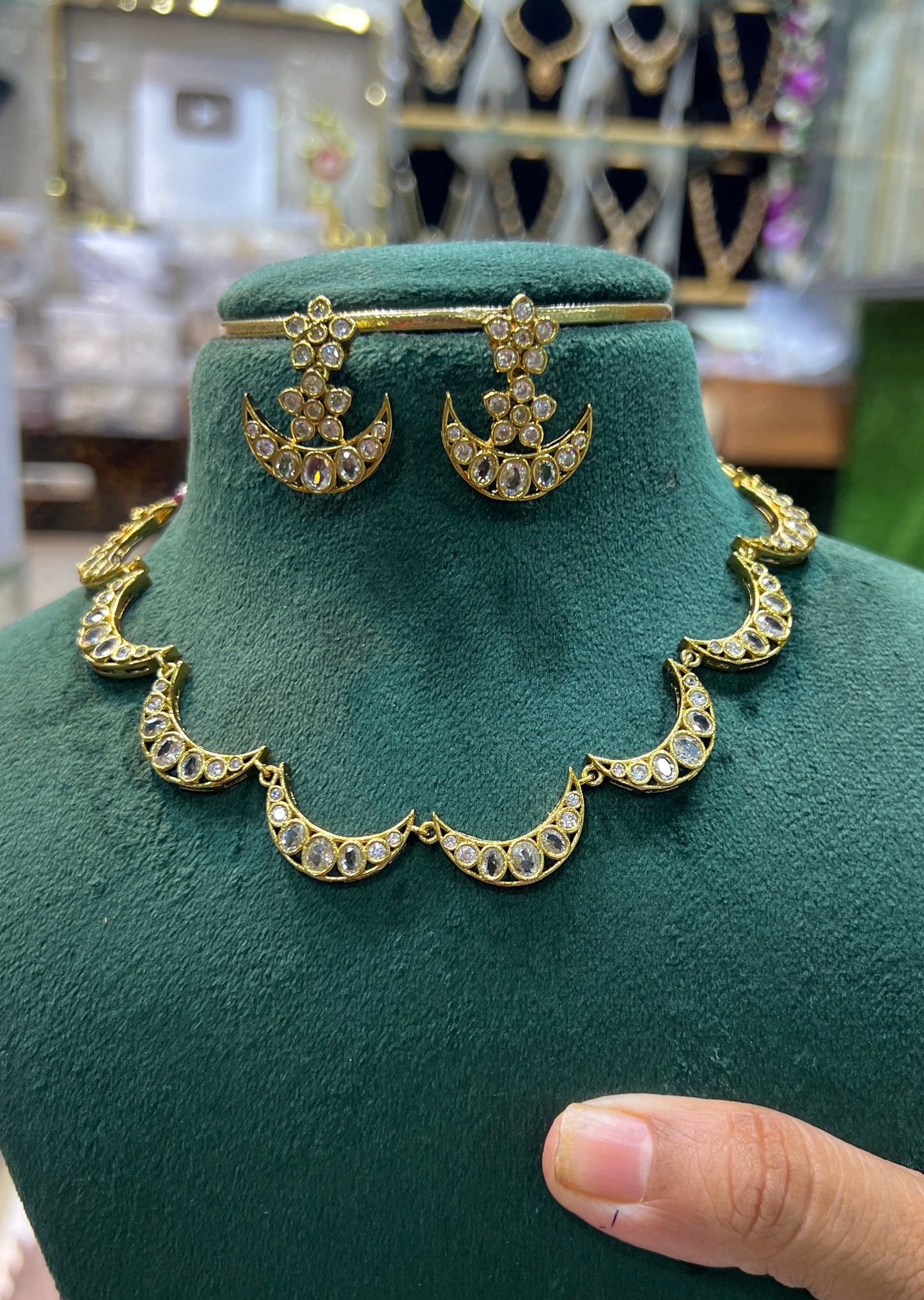 Uncut necklece