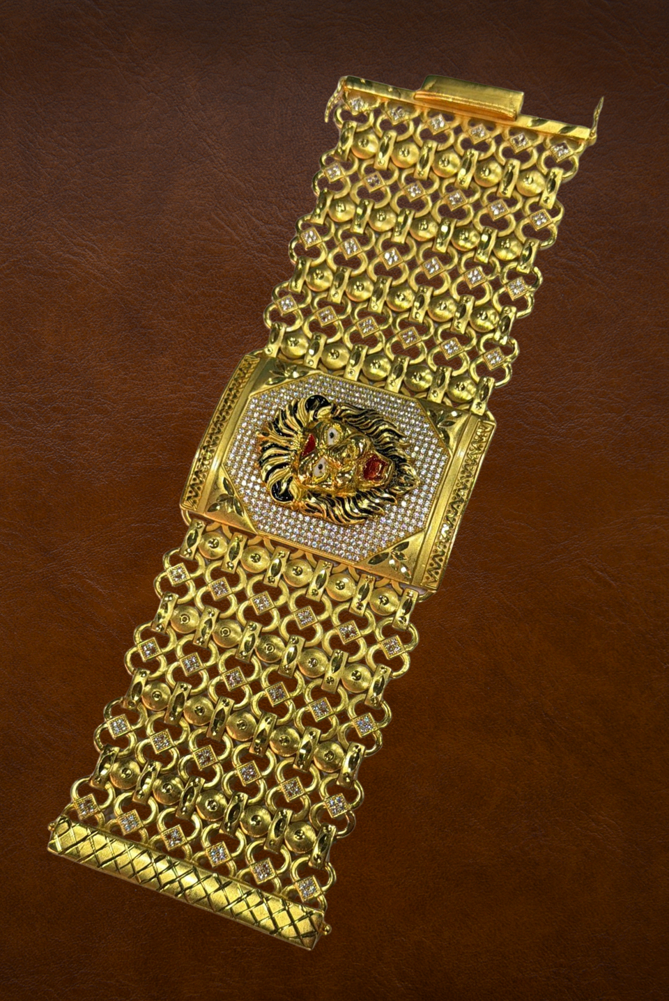 Men’s Luxury Gold-Tone Lion Clasp Bracelet