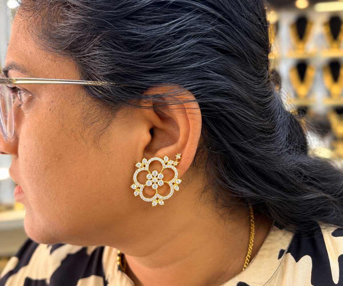10-in-1 CHANGEABLE EARRINGS ✨

One Pair • 10 Stunning Looks • Endless Style