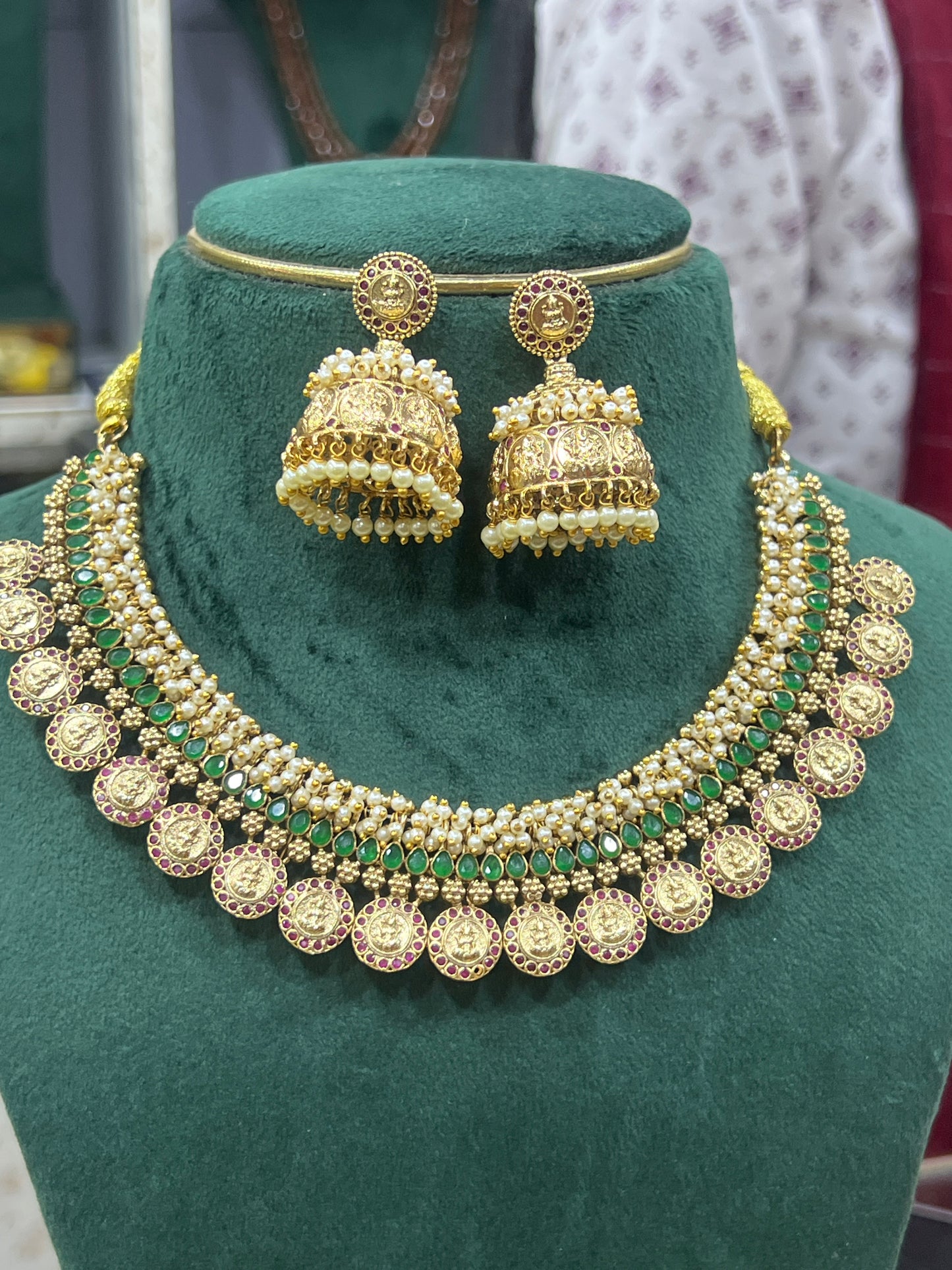 Kasulaperu necklace