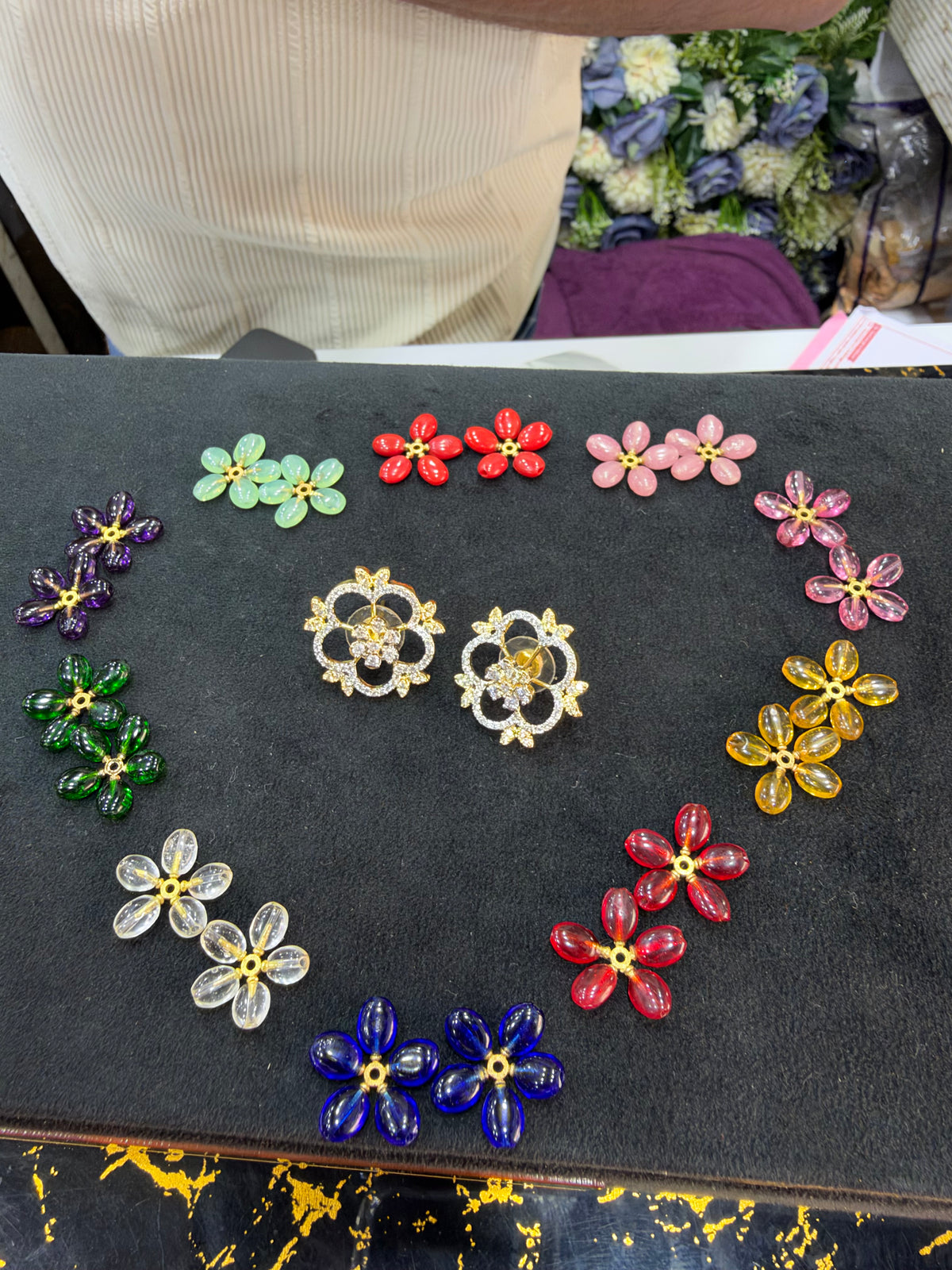 10-in-1 CHANGEABLE EARRINGS ✨

One Pair • 10 Stunning Looks • Endless Style