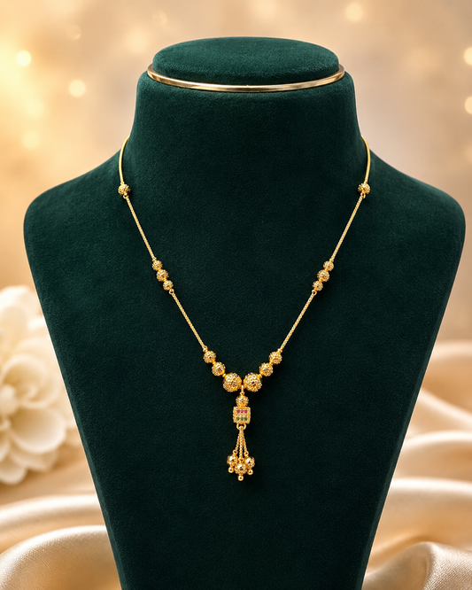 ✨ Elegant Golden Pendant Chain