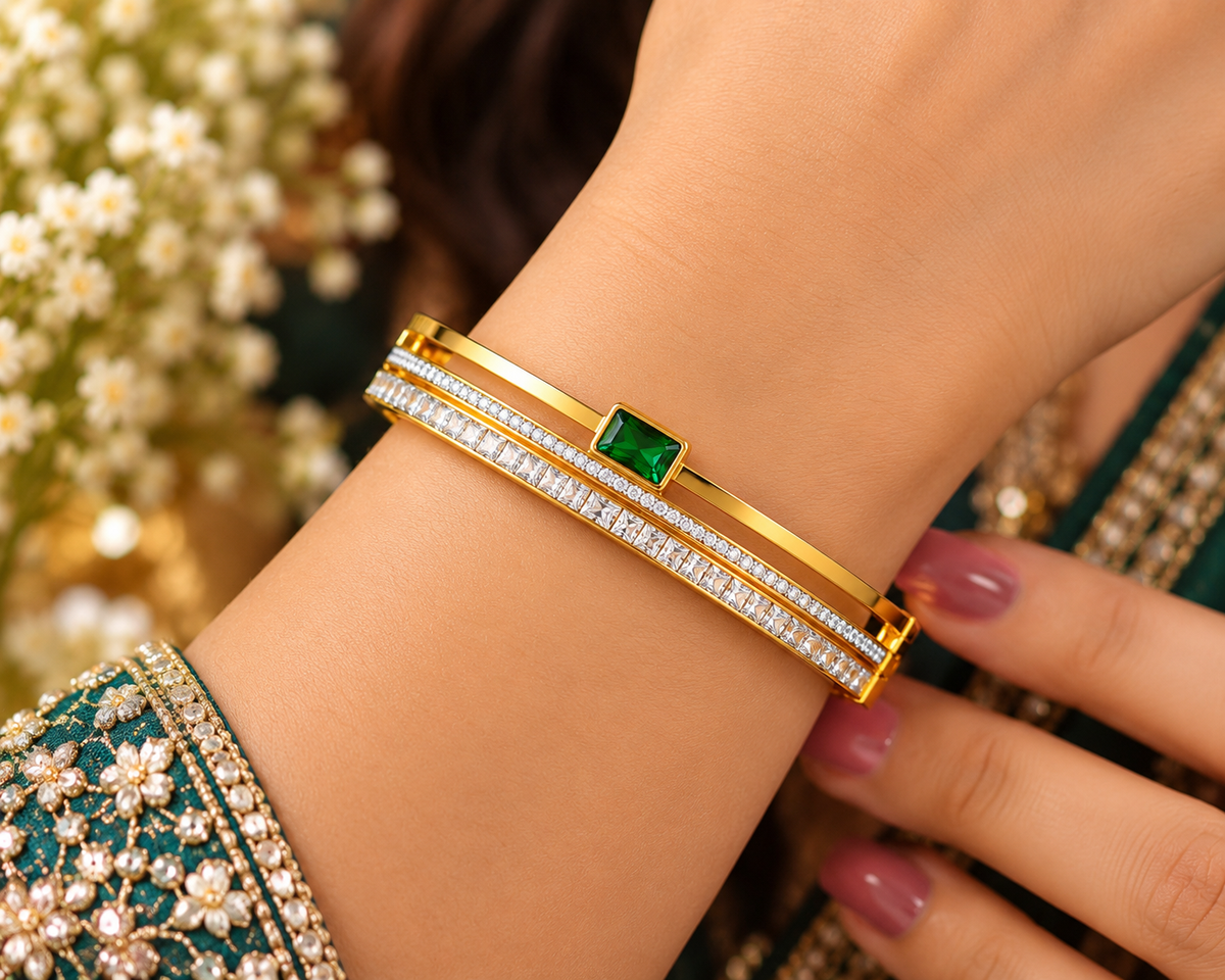 Emerald Luxe Gold Bracelet with Crystal Stone Detailing 🥰🤩