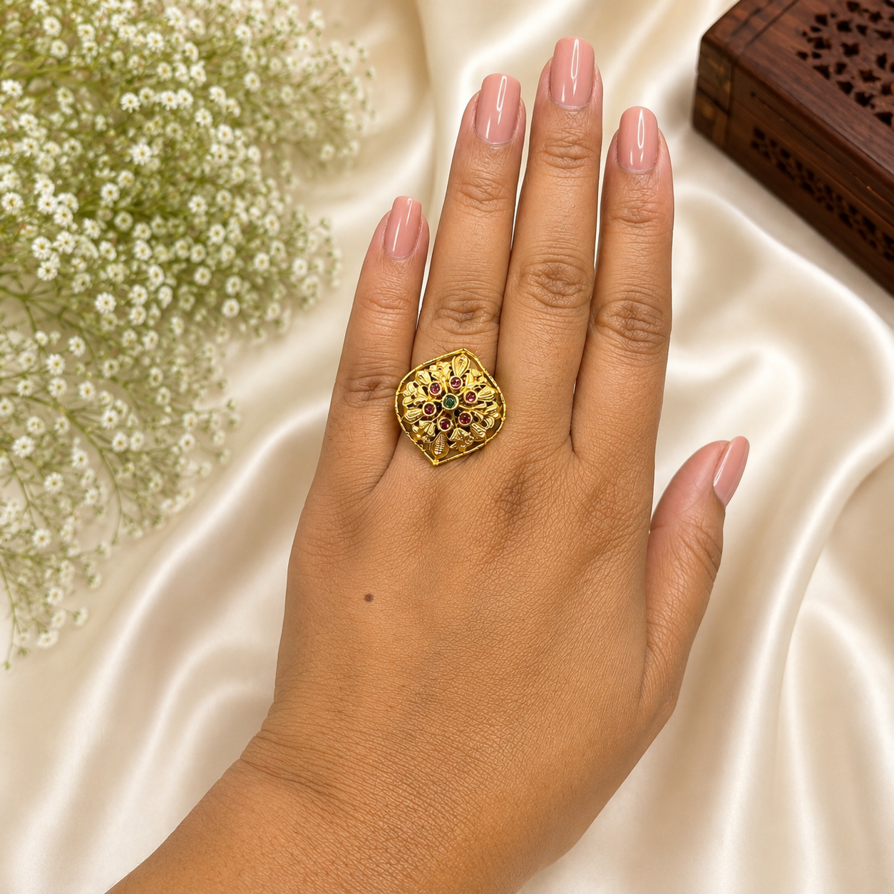 ✨Traditional Floral Gold Finish Ring 💓