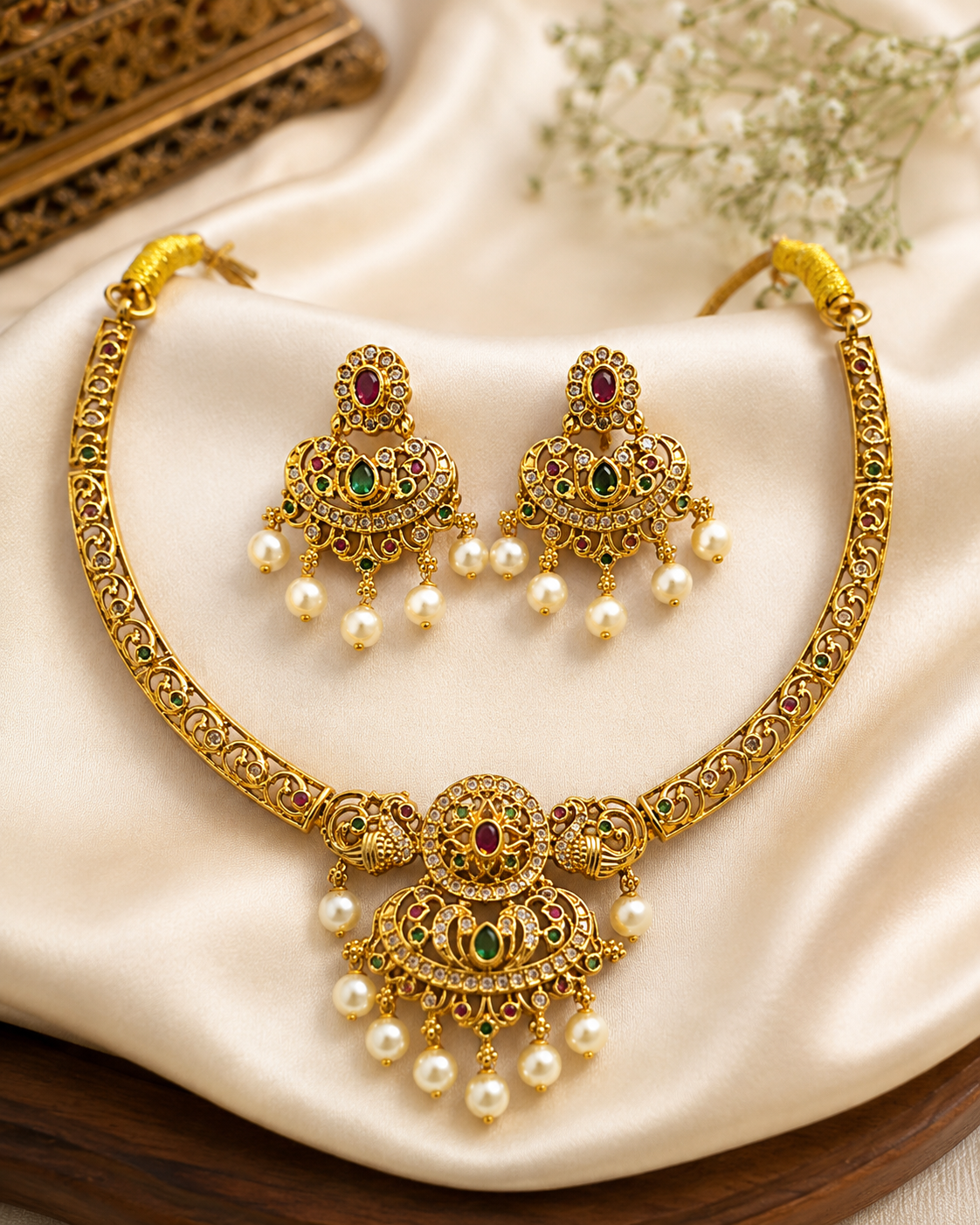 “🤗✨Where timeless elegance meets moderate 🤗✨ contain necklace 💫⚡️🌟
