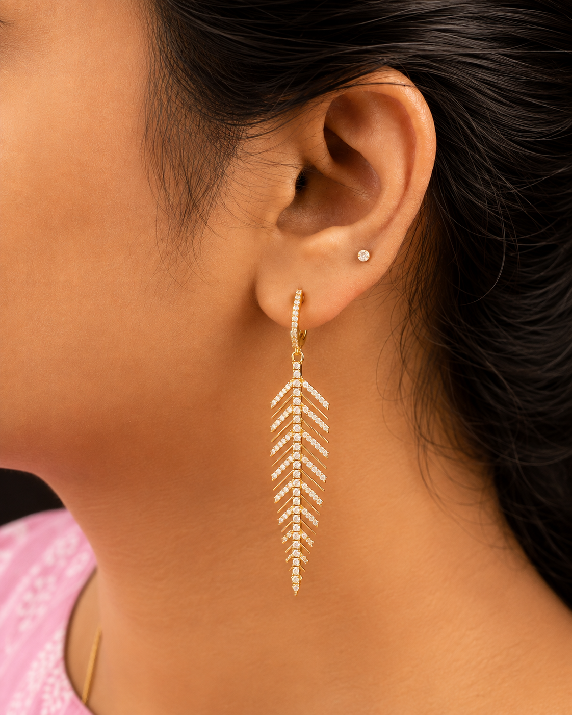 Elegant Feather Drop Earrings 🤩💫