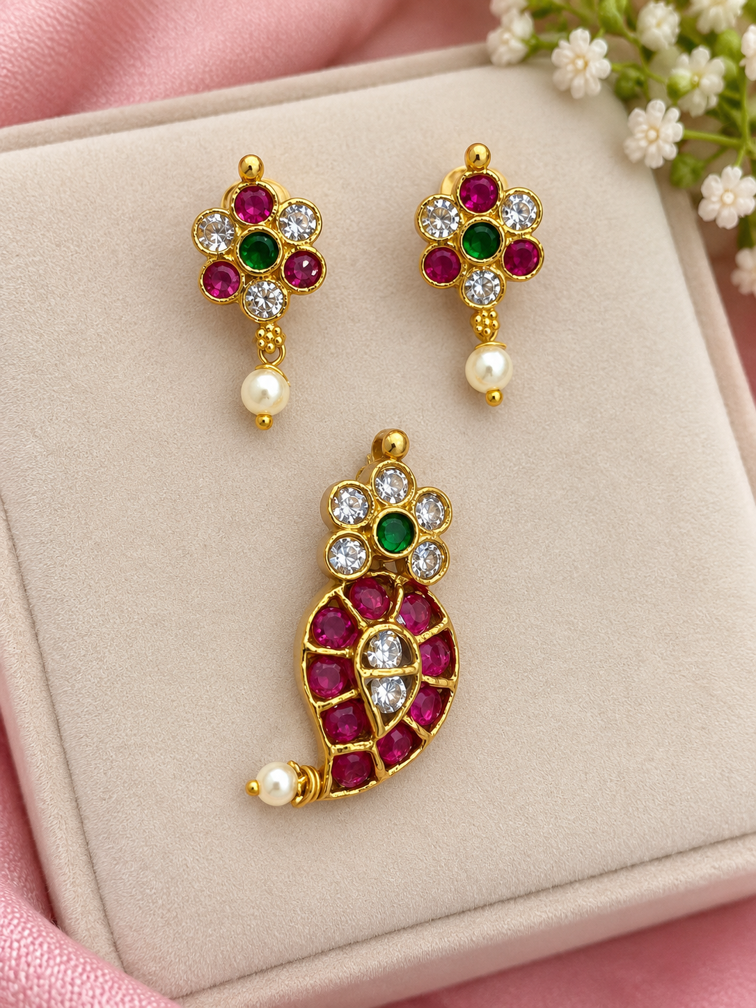 ✨Beautiful &simple pota stone locket & ear studs 🤩🥰