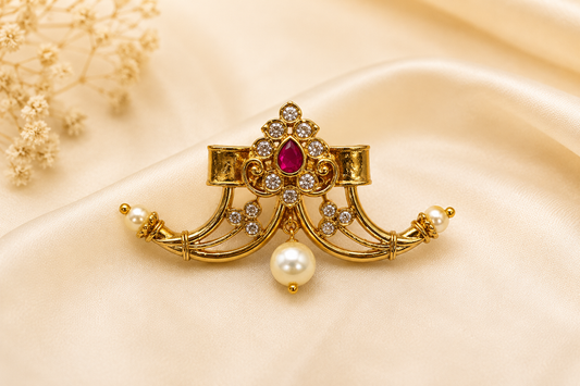 once you wear this pendant, all eyes are on you!”