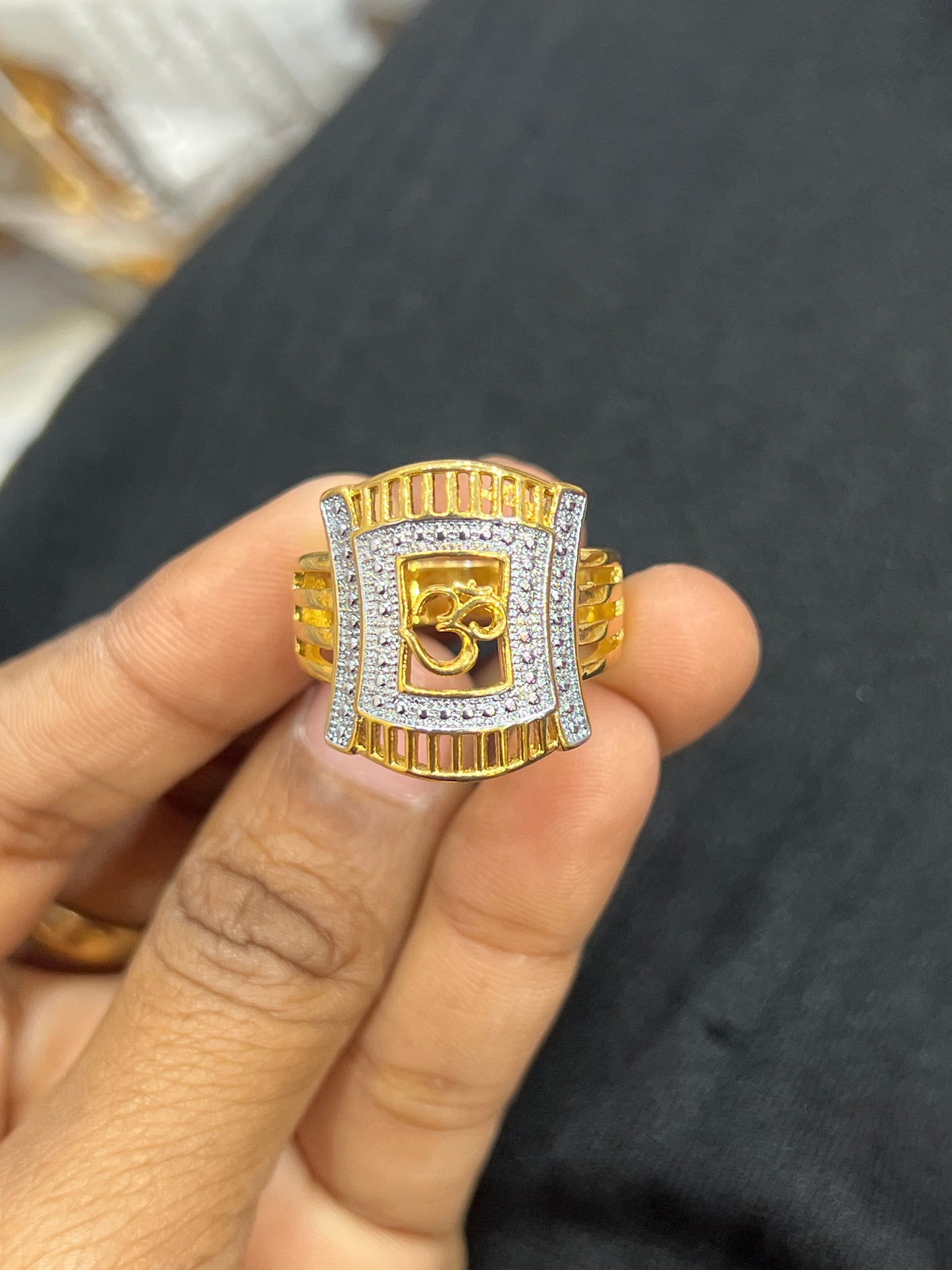 Platinum nd gold copy ring