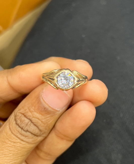 Panchloham white stone ring