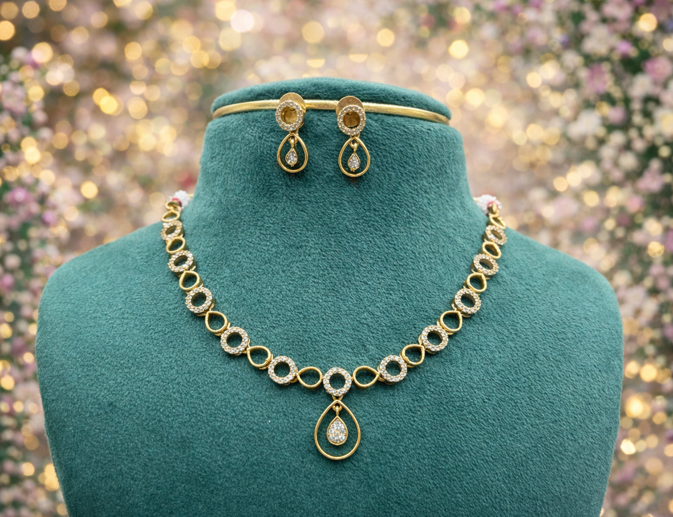 Royal Teardrop Diamond Necklace Set