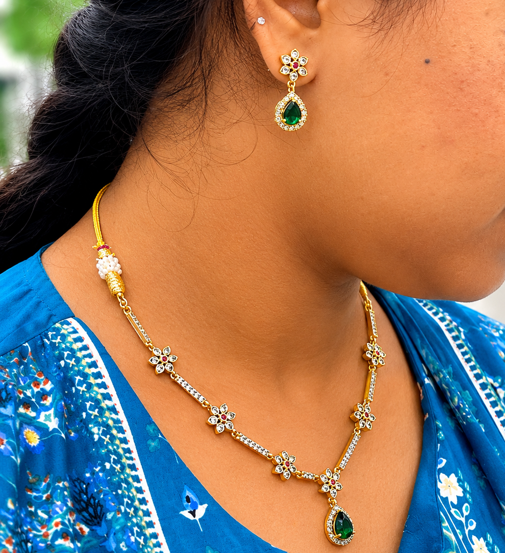 Green Elegance Necklace Set